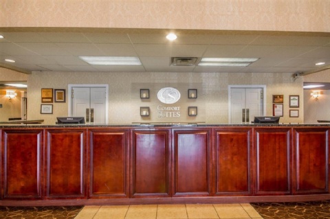 COMFORT SUITES APPLETON AIRPORT , WI 54914 near Appleton International Airport View Point 11