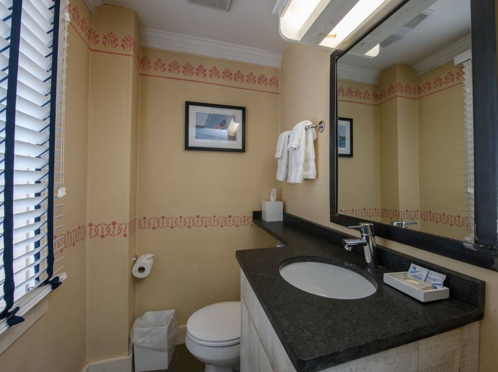 Bristol Harbor Inn 8