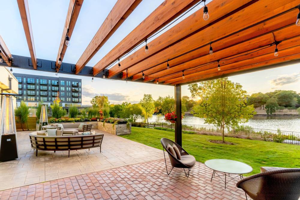 Courtyard By Marriott Appleton Riverfront 7