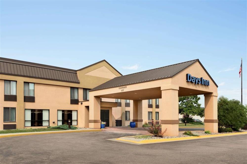 Days Inn By Wyndham Fargo