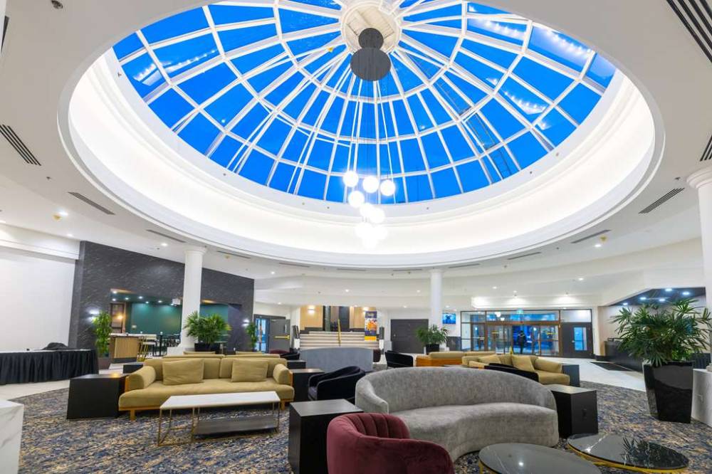 Doubletree By Hilton Calgary North 4