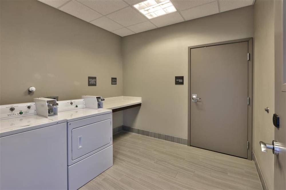 Hampton Inn And Suites Albuquerque Airport 4