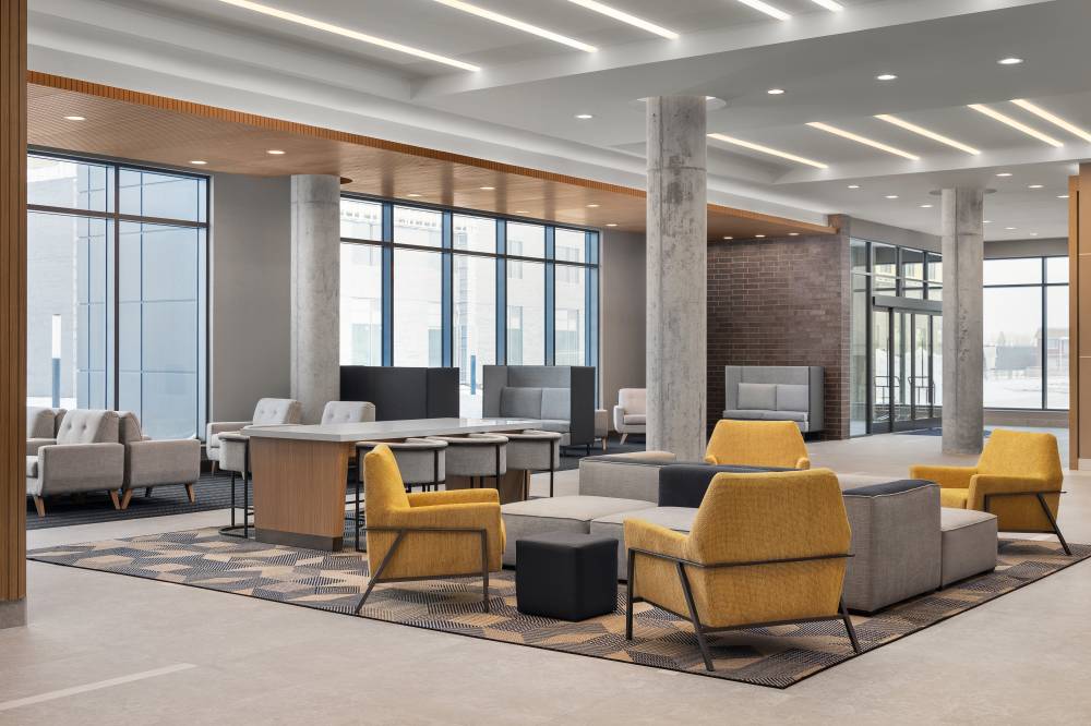 Holiday Inn Exp Aeroport By Ihg