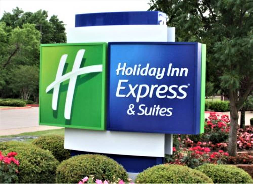 Holiday Inn Exp Stes Dearborn By Ihg