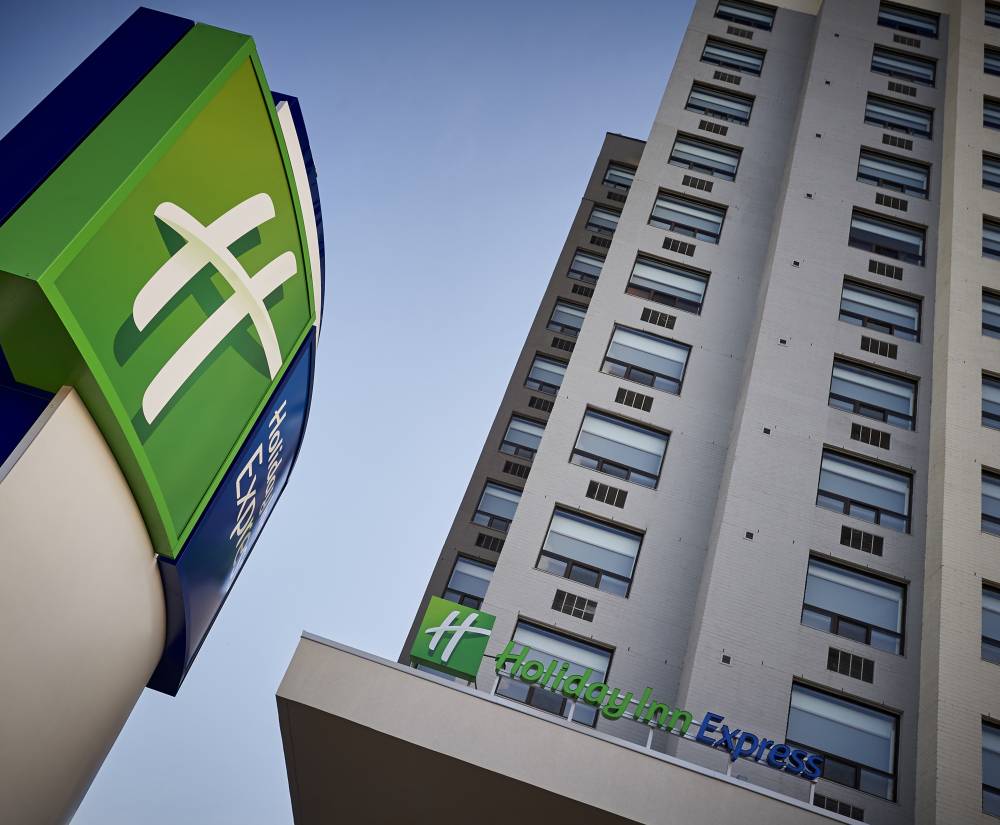 Holiday Inn Exp Windsor Waterfront