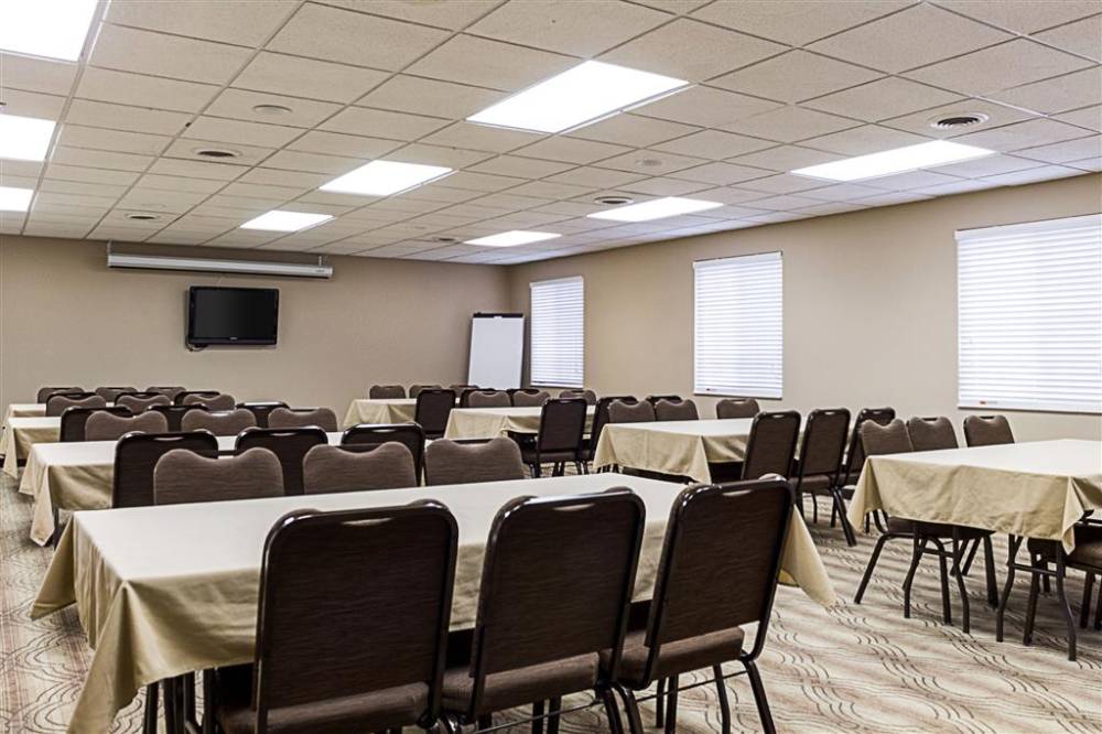 Mainstay Suites 4