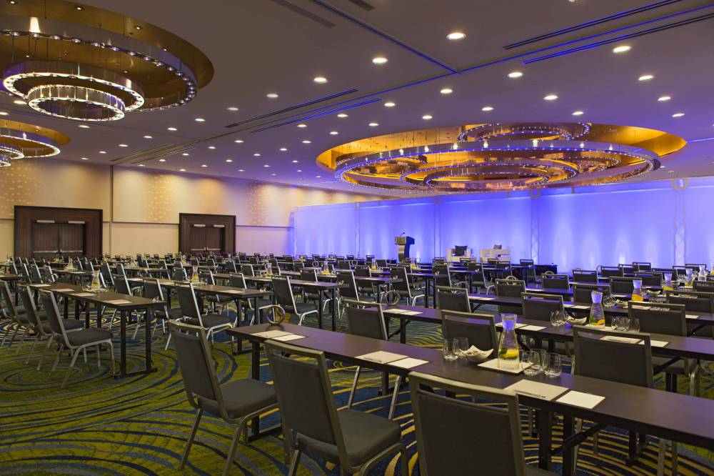 Renaissance Arlington Capital View Hotel 1