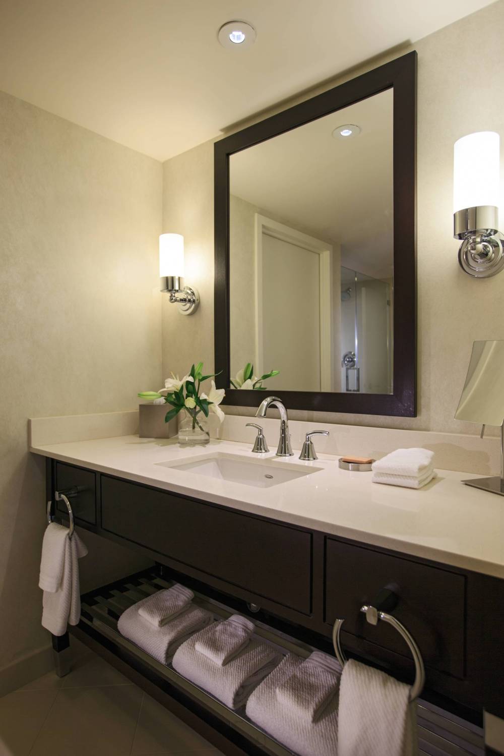 Renaissance Arlington Capital View Hotel 3