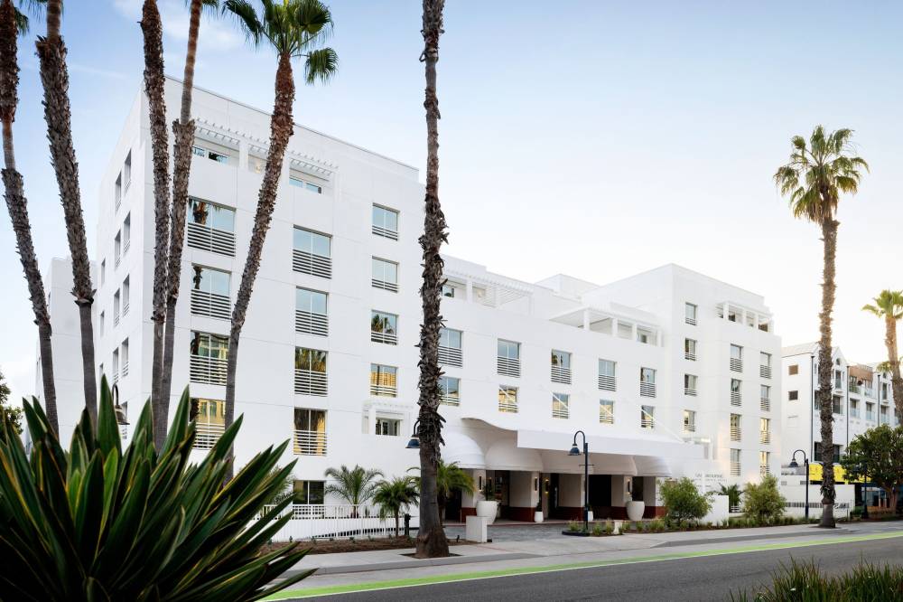 Sandbourne Santa Monica Autograph Collection