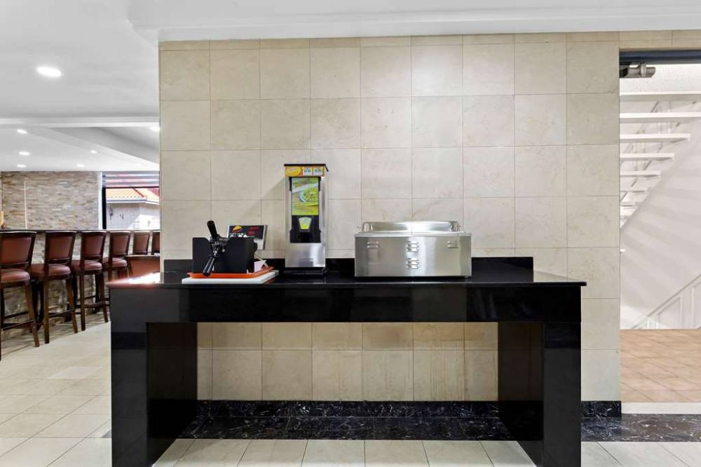 Surestay Plus By Best Western Windsor 10