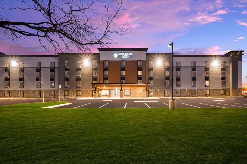 Woodspring Suites Dearborn - Detroit 3